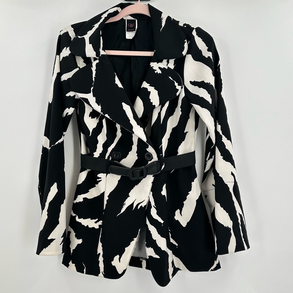 Wrapper Women’s Double Breasted Black/White Animal Print Jacket/Blazer Sz Med